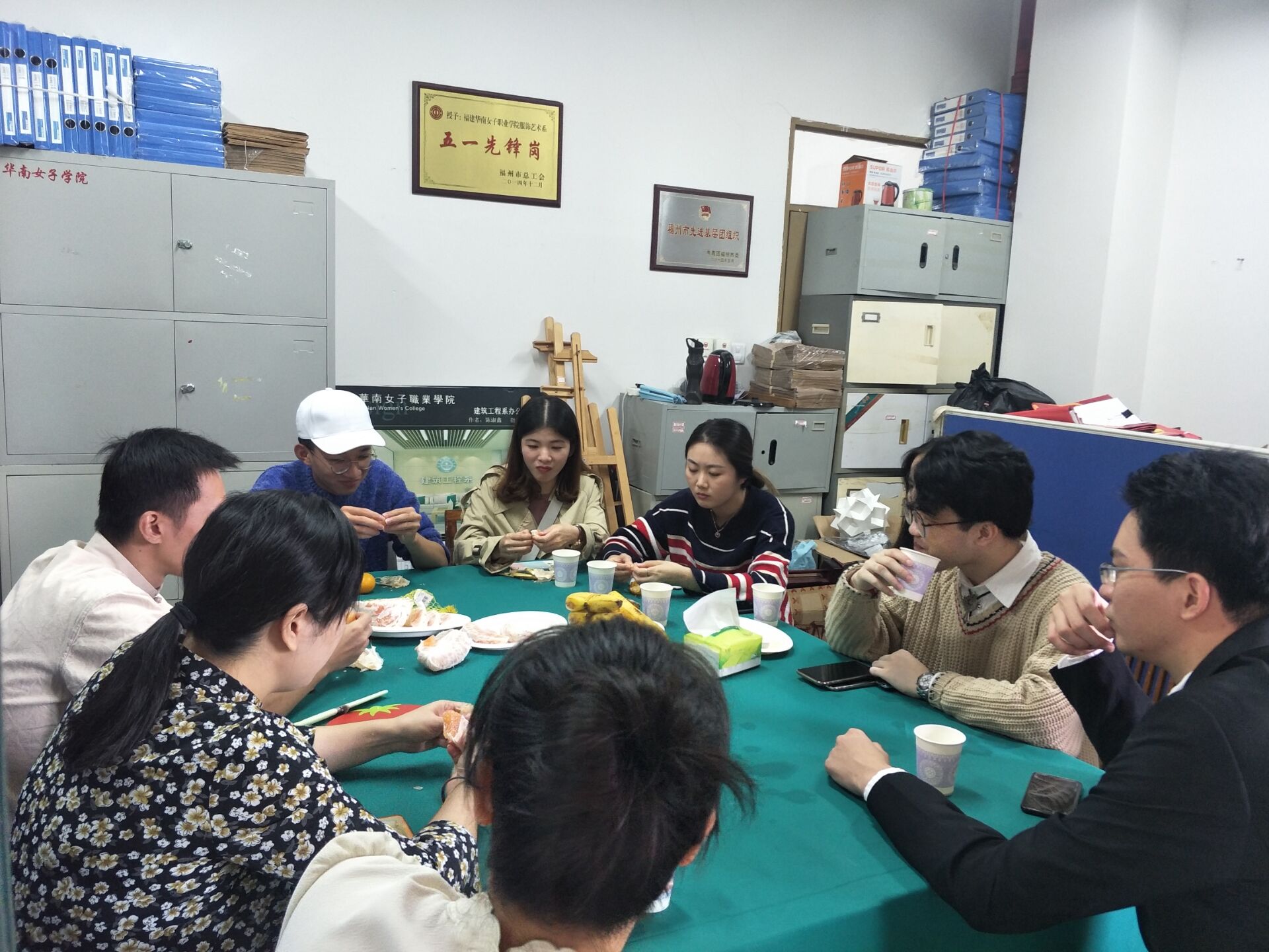 教师与校友座谈 (2).jpg