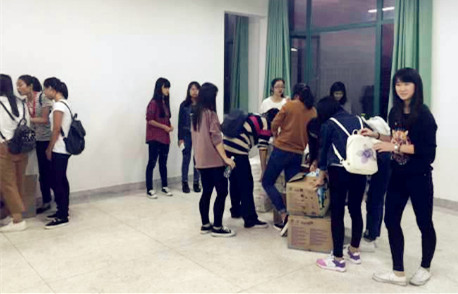 2015年销售大赛领货图片1.jpg