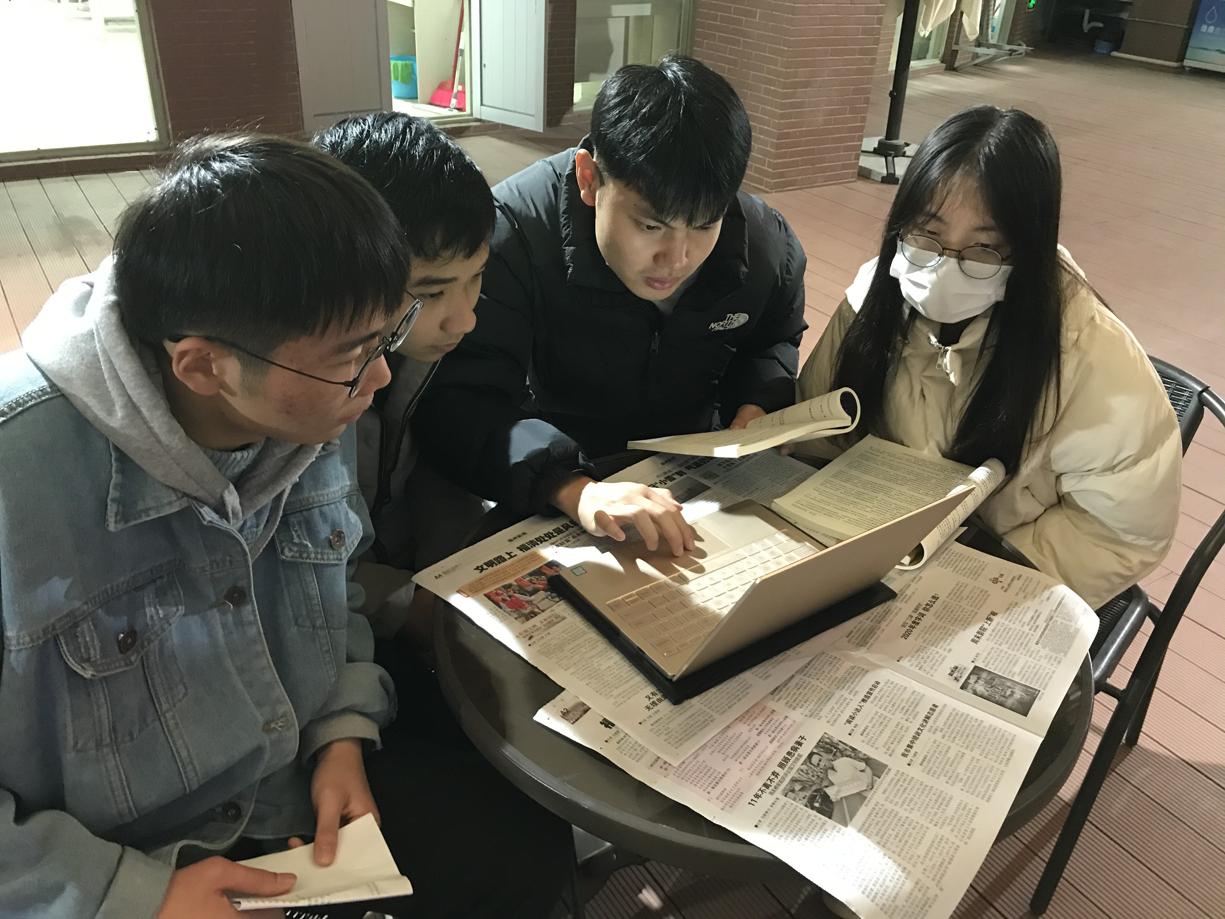 立足科研创新、追求务实精彩 (1).JPG