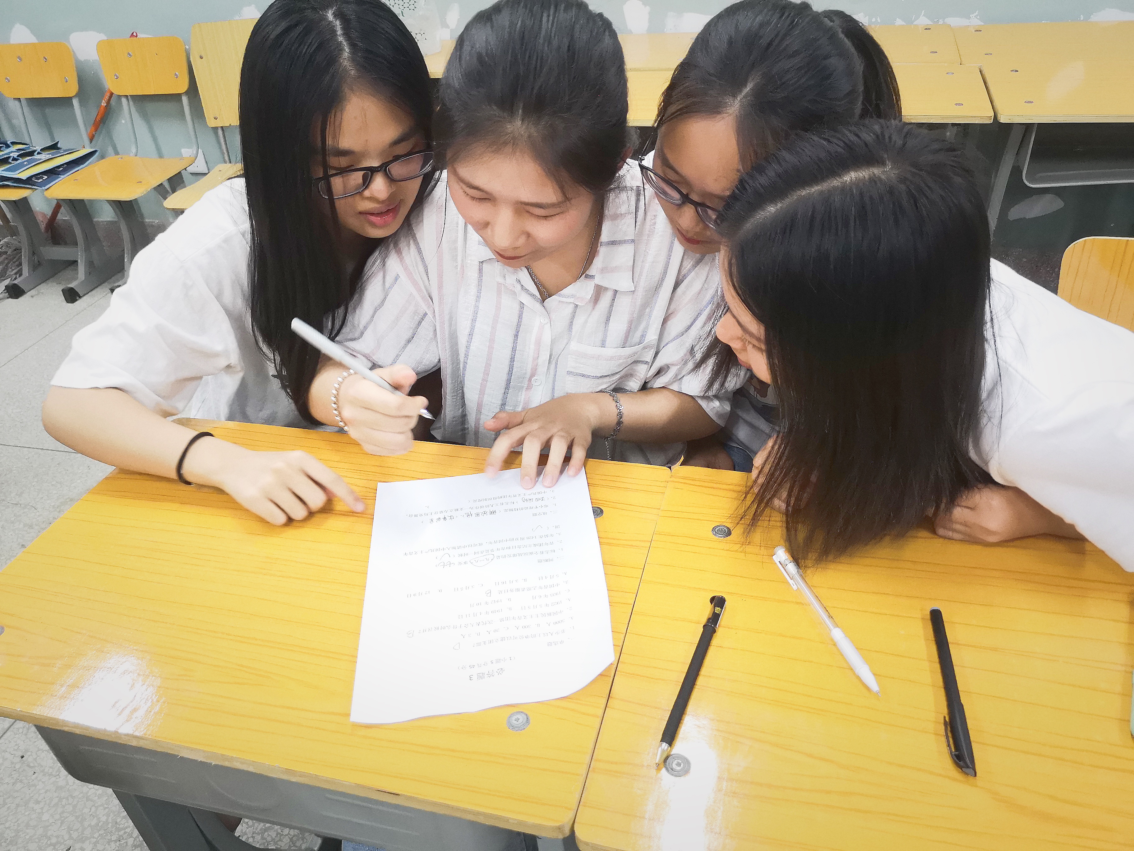 1.4.2-20190523开展关于坚持正确政治导向教育活动的相关照片（3）-20190523下午630在教学楼2#10