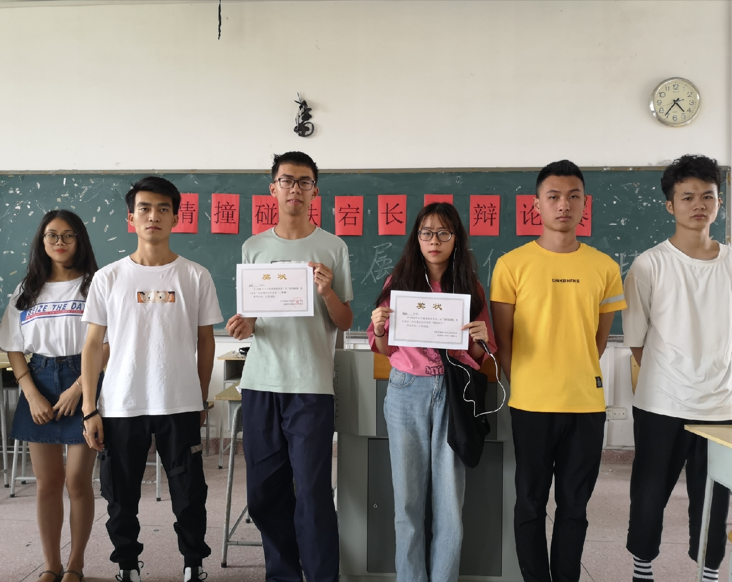 1.1.4.3.1-20190529-辩论赛-2019年5月29日福万楼4402 17,18级学生'激情碰撞,跌宕成长‘