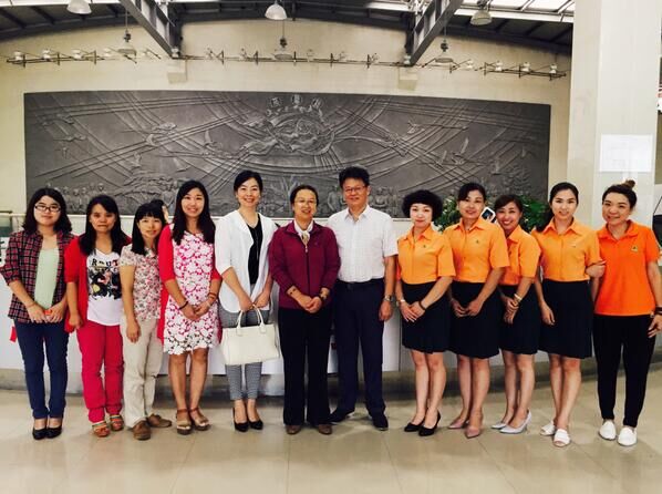 漳州大地幼儿园领导与我院教师合影2.jpg