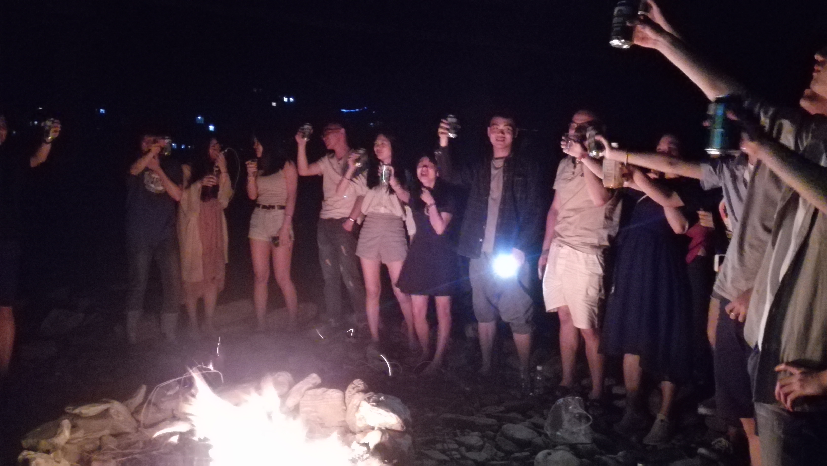 篝火晚会.jpg