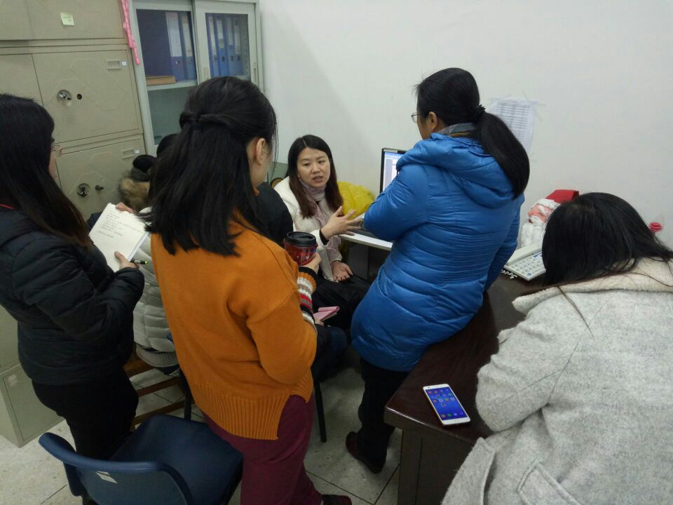陈剑霞老师在文化教育系分享创新创业指导经验.jpg