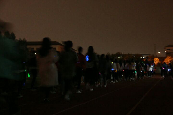 荧光夜跑照片4.jpg