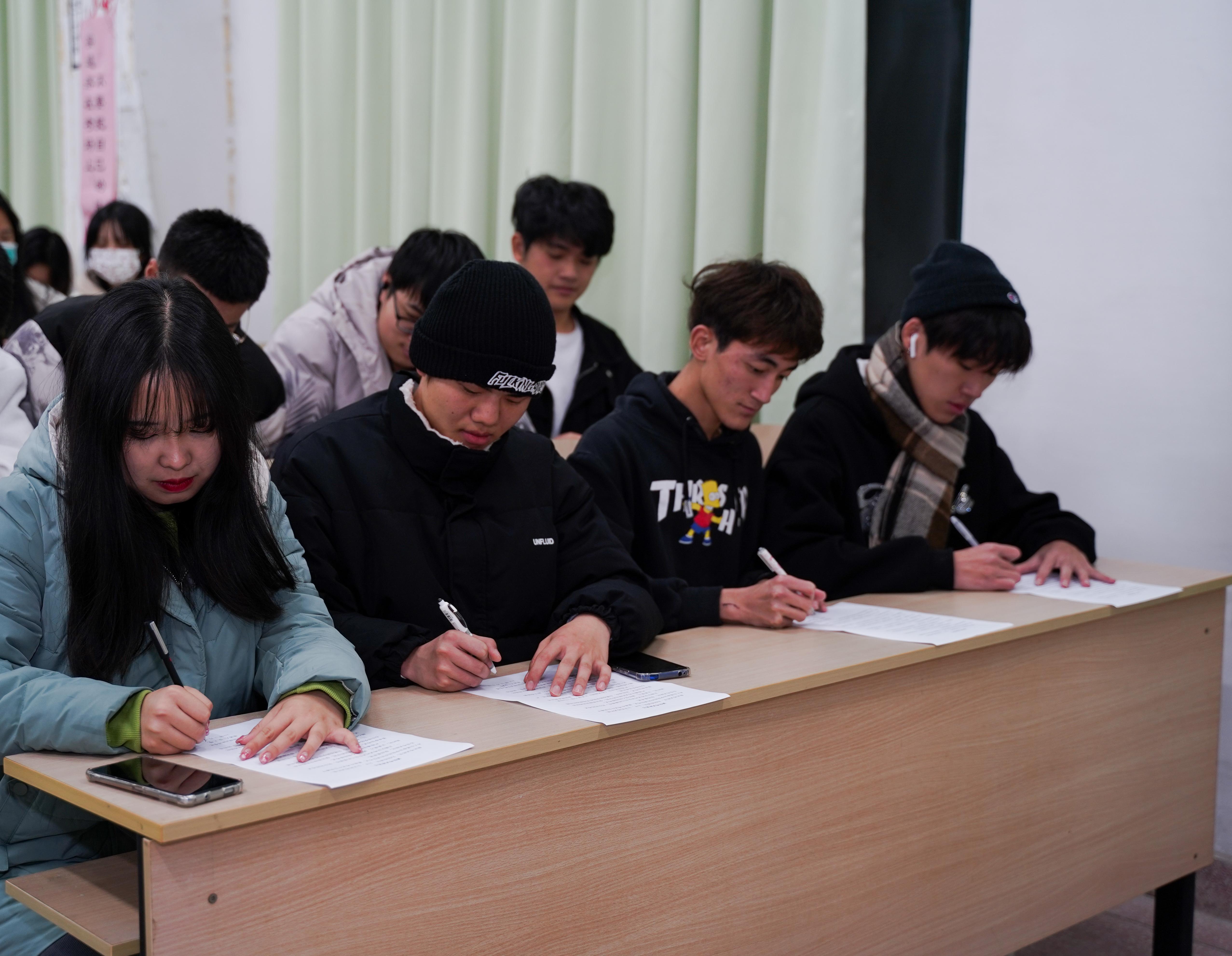 诚信教育主题班会.jpg